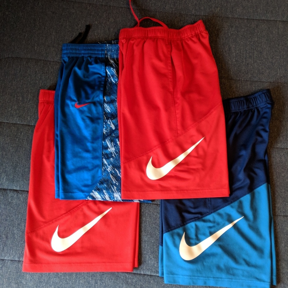 Boys Nike active shorts